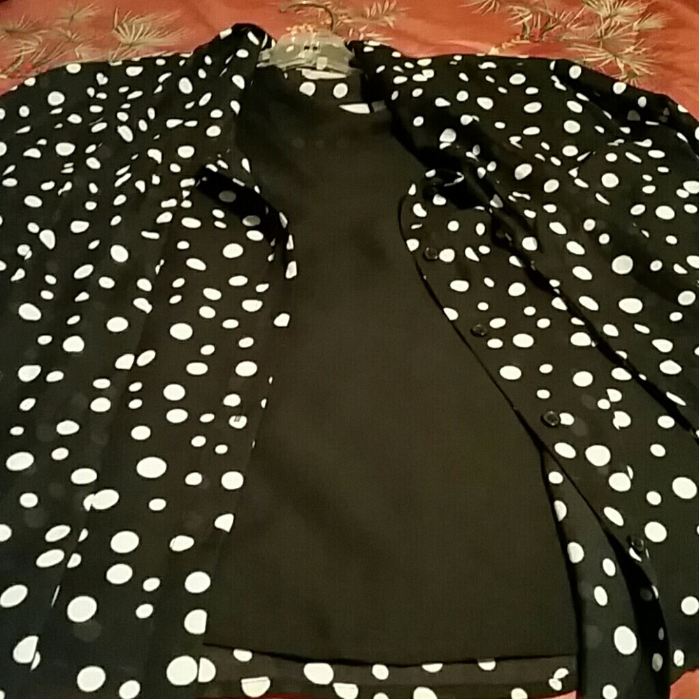 Croft & Barrow 2pc button top w/tank - Picture 2 of 5